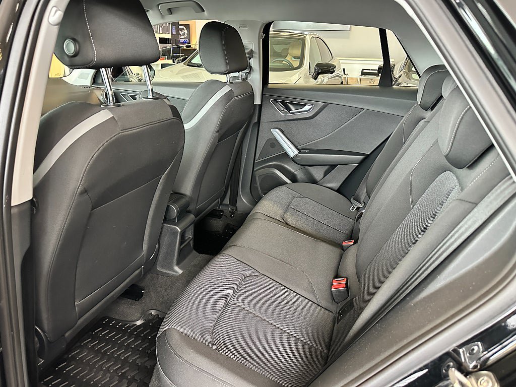 Vehicle Image 14