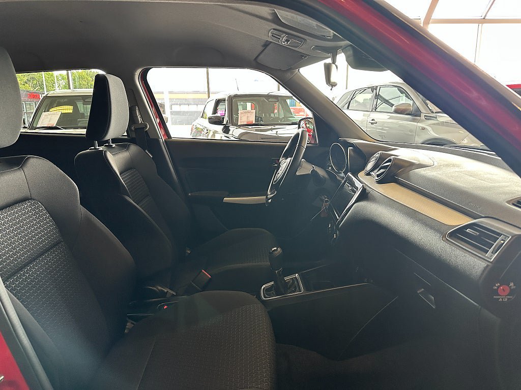 Vehicle Image 11