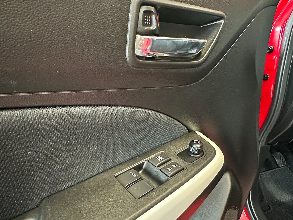 Vehicle Image 14