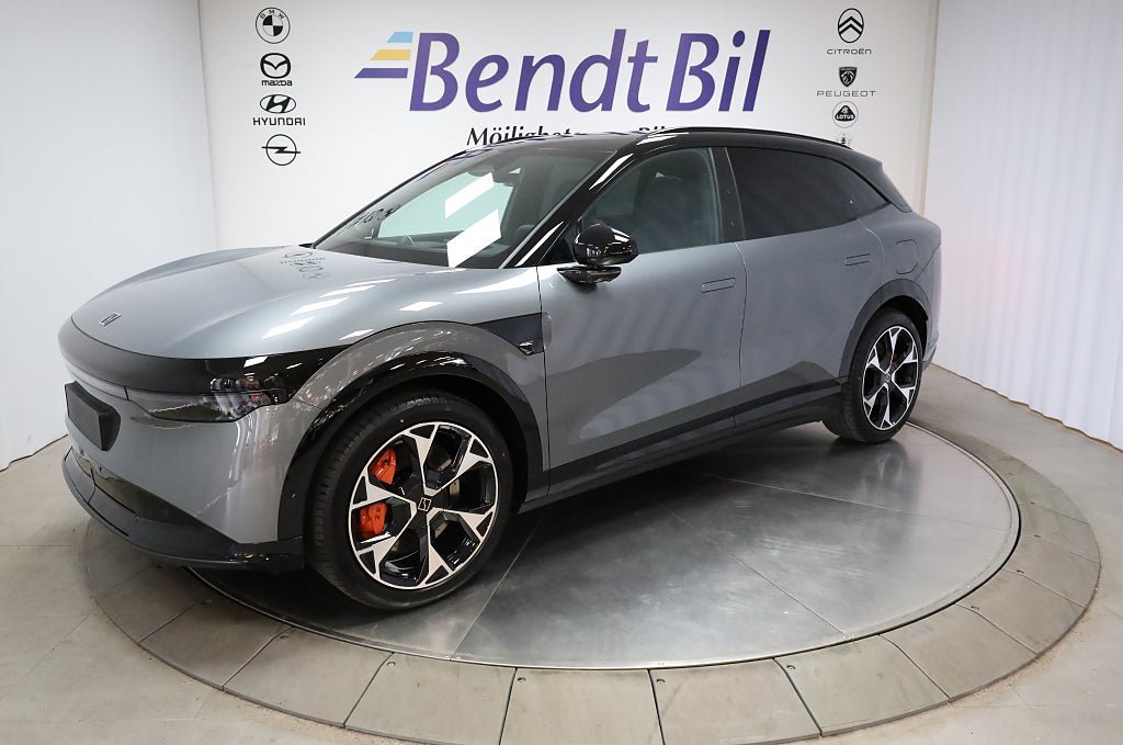 Vehicle Image 4