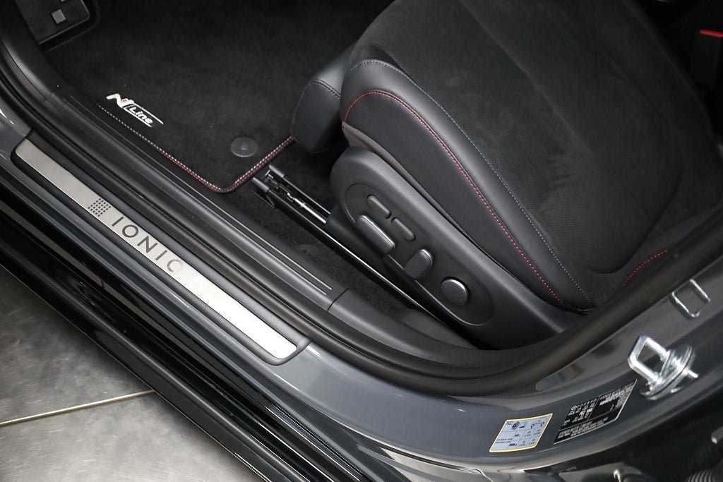 Vehicle Image 14