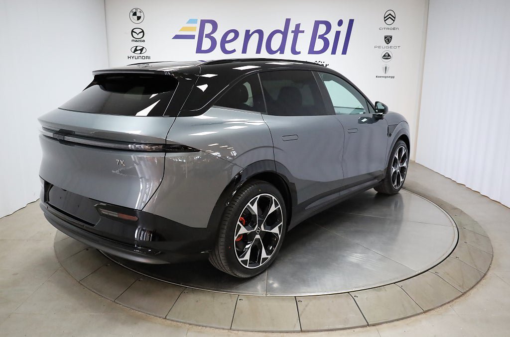 Vehicle Image 18