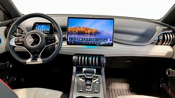 Vehicle Image 4
