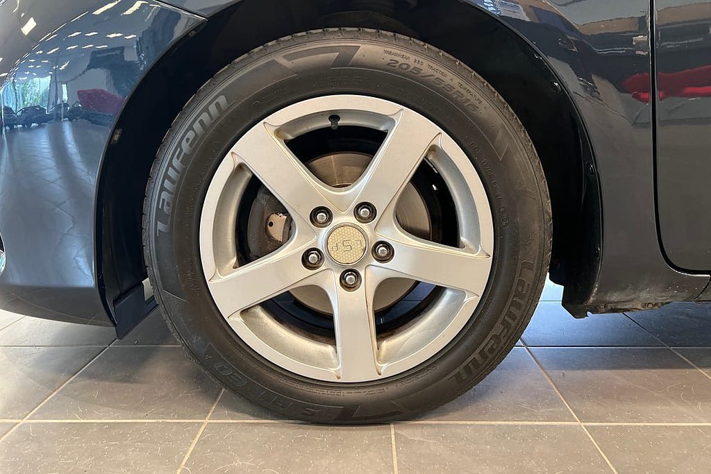 Vehicle Image 17