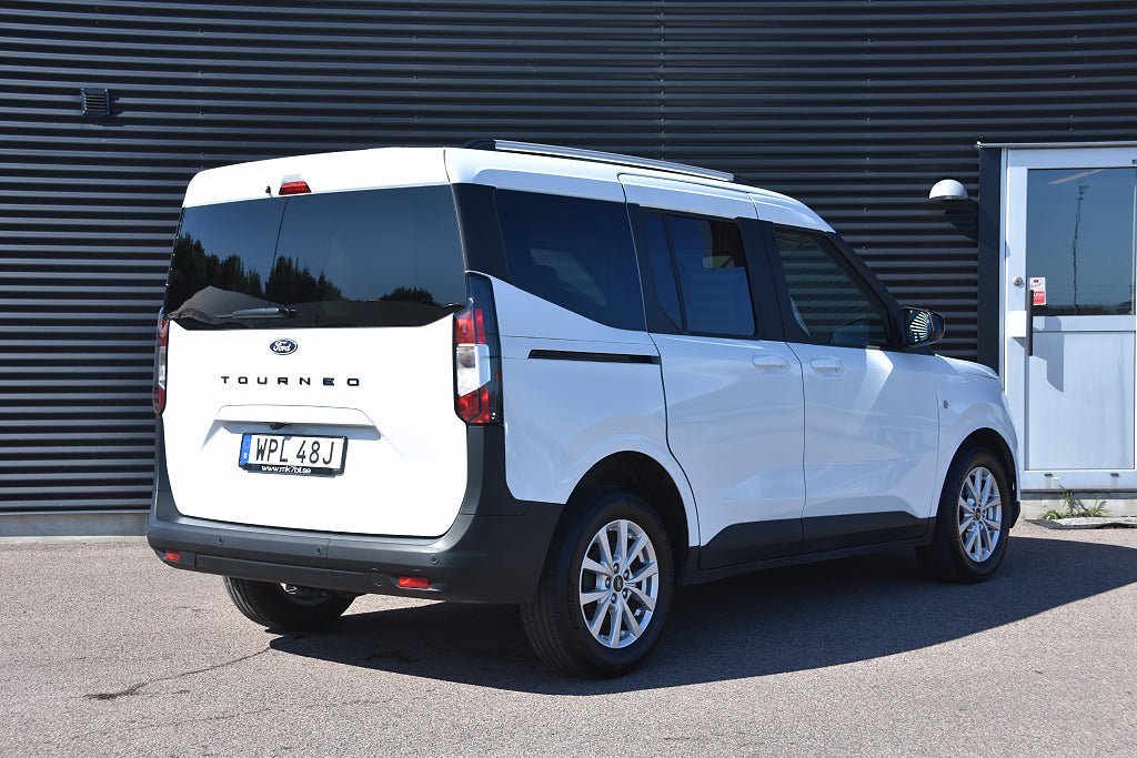 Vehicle Image 7