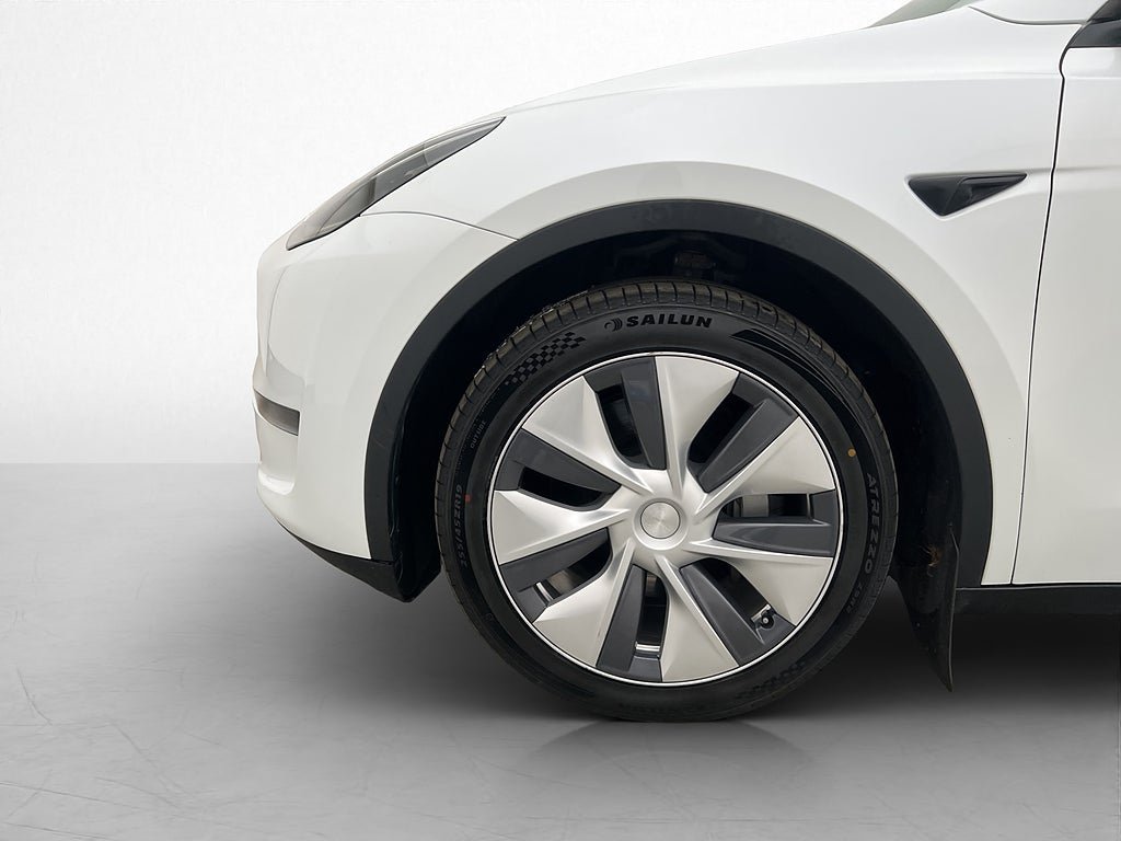 Vehicle Image 32