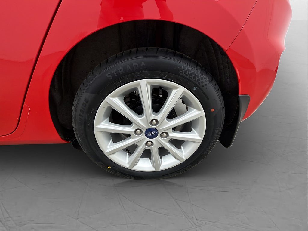 Vehicle Image 25