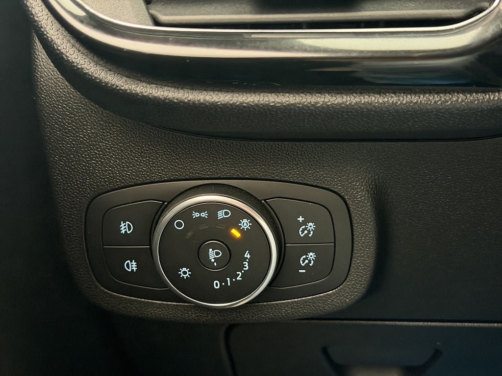 Vehicle Image 28