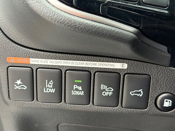 Vehicle Image 17