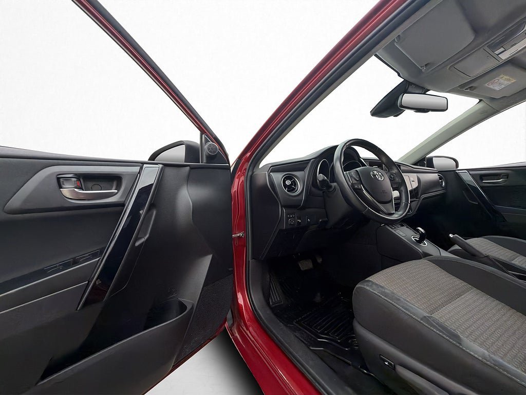Vehicle Image 9