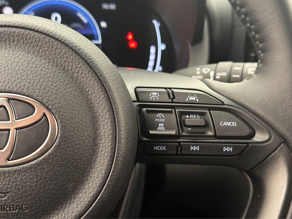 Vehicle Image 16