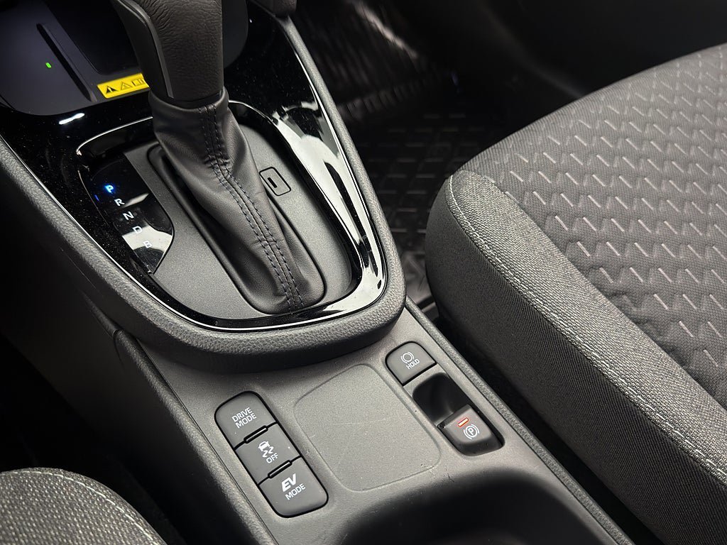 Vehicle Image 21
