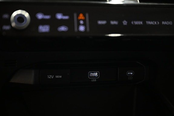 Vehicle Image 28