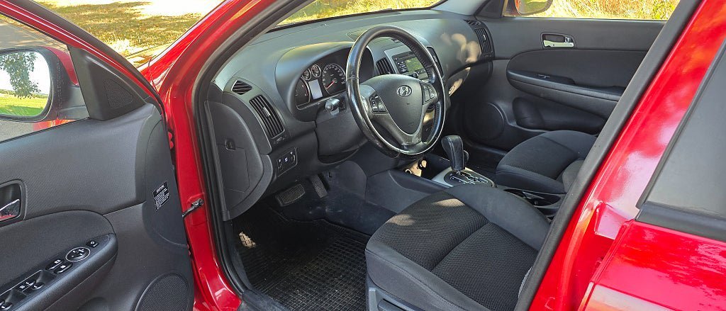 Vehicle Image 9
