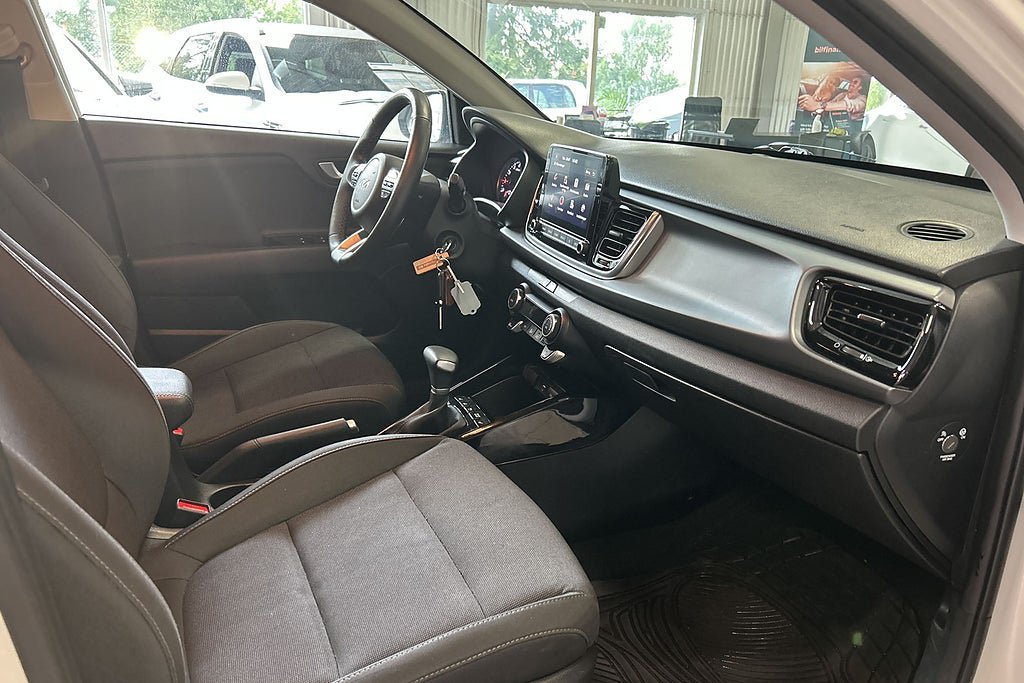 Vehicle Image 19