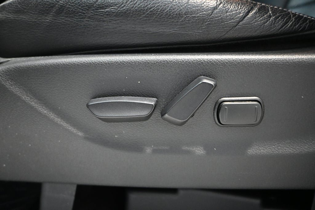 Vehicle Image 17