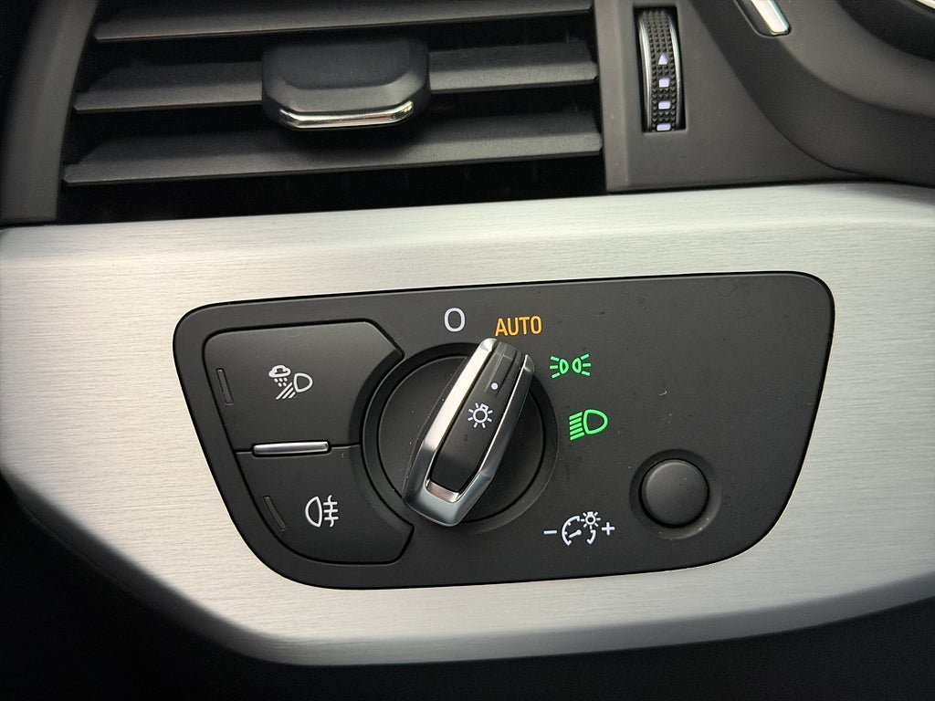 Vehicle Image 26
