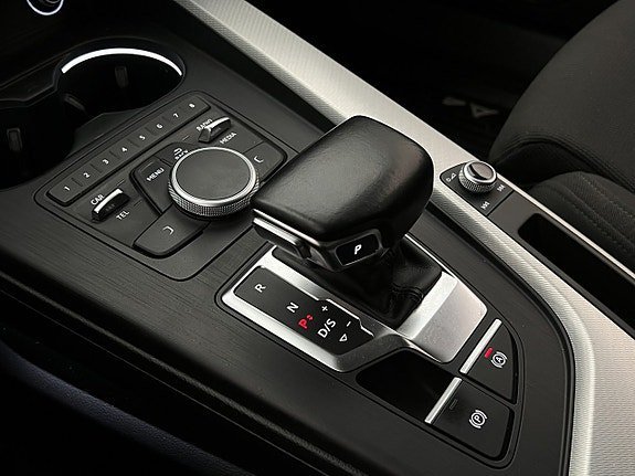 Vehicle Image 23