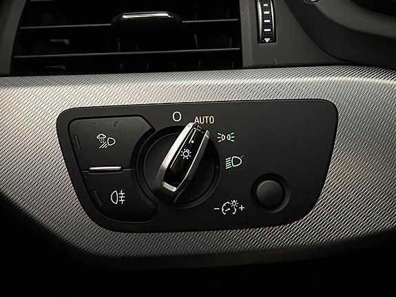 Vehicle Image 28