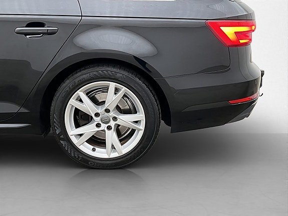 Vehicle Image 30