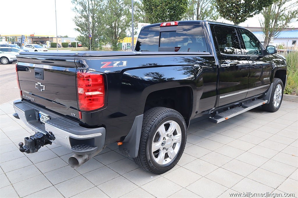 Vehicle Image 8