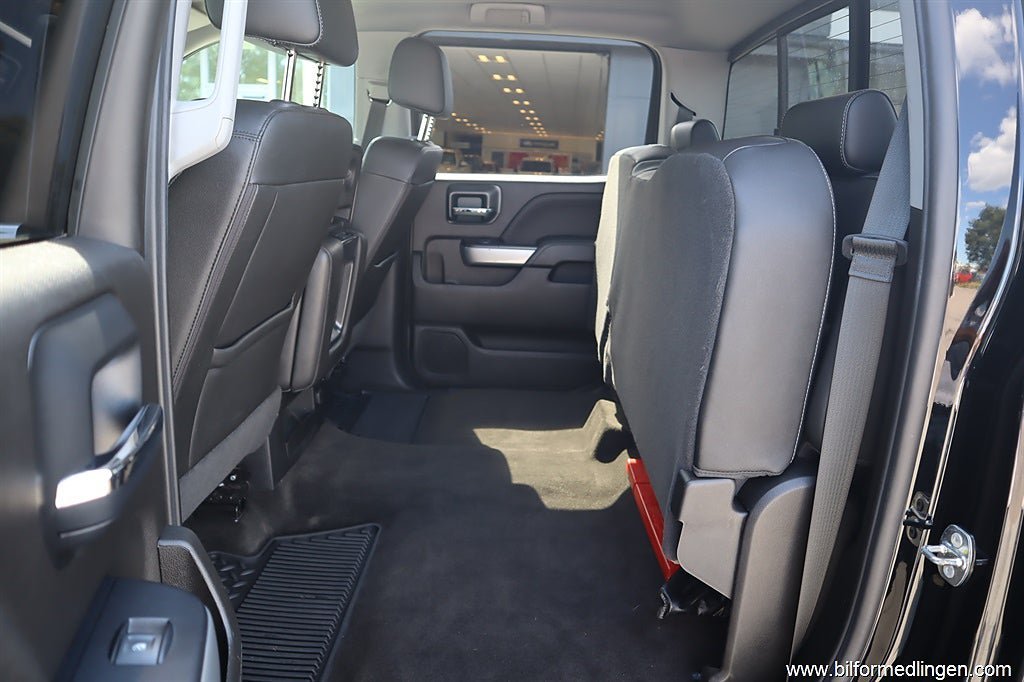 Vehicle Image 11