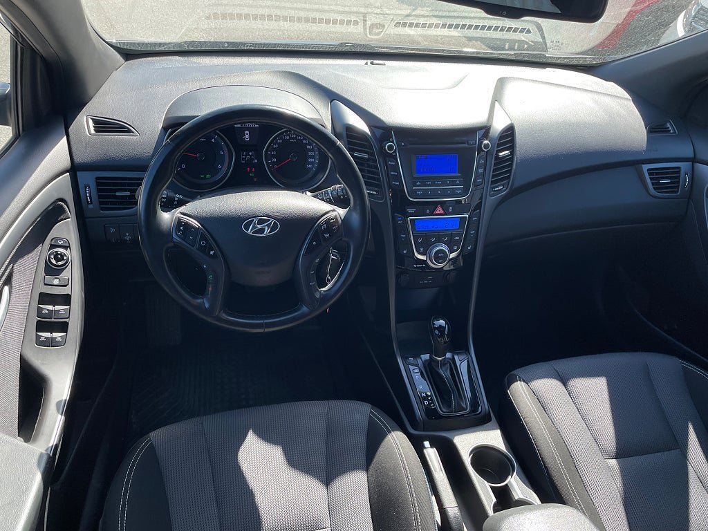 Vehicle Image 10