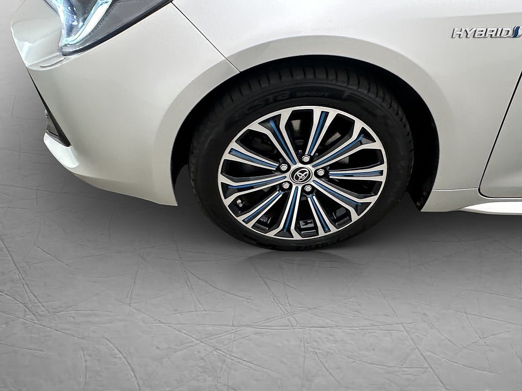 Vehicle Image 10