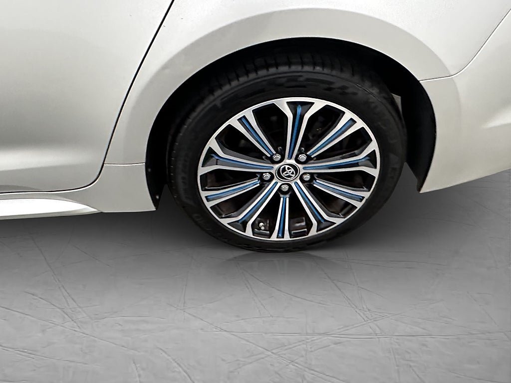 Vehicle Image 11