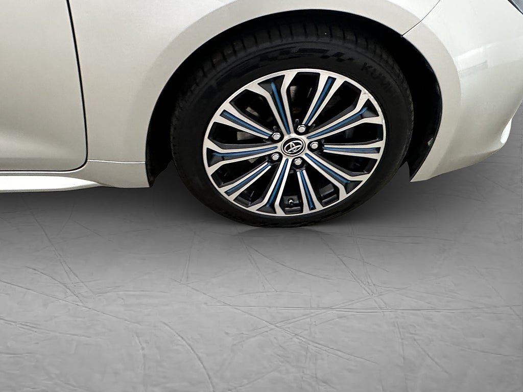 Vehicle Image 13