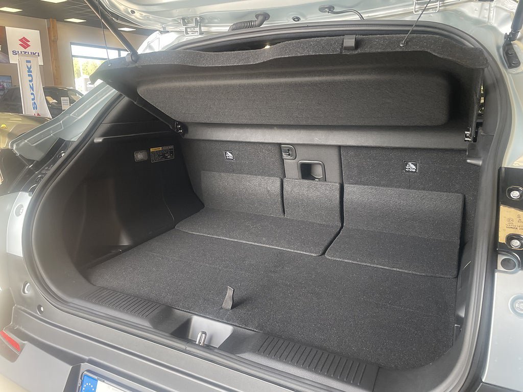 Vehicle Image 9