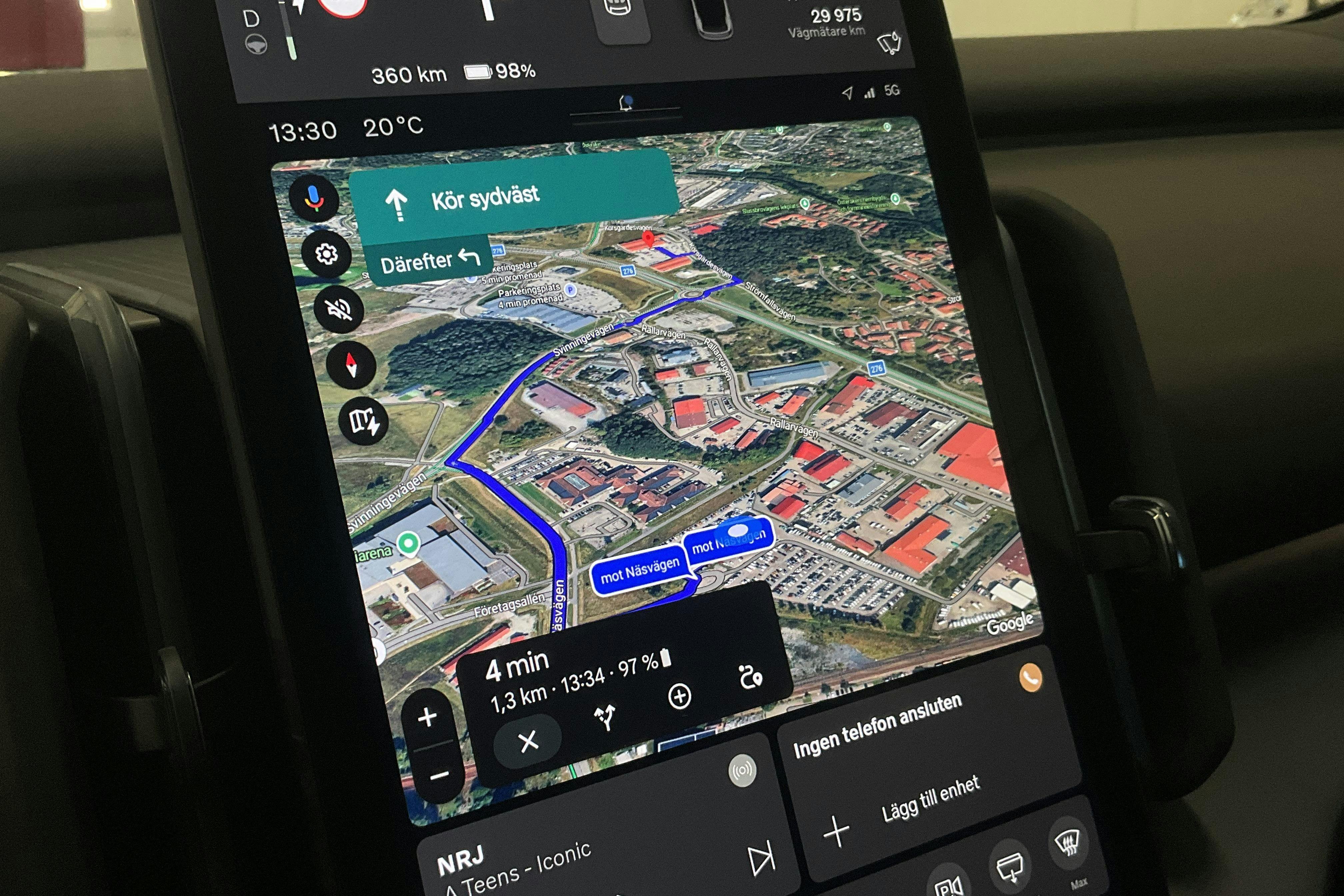 Vehicle Image 12