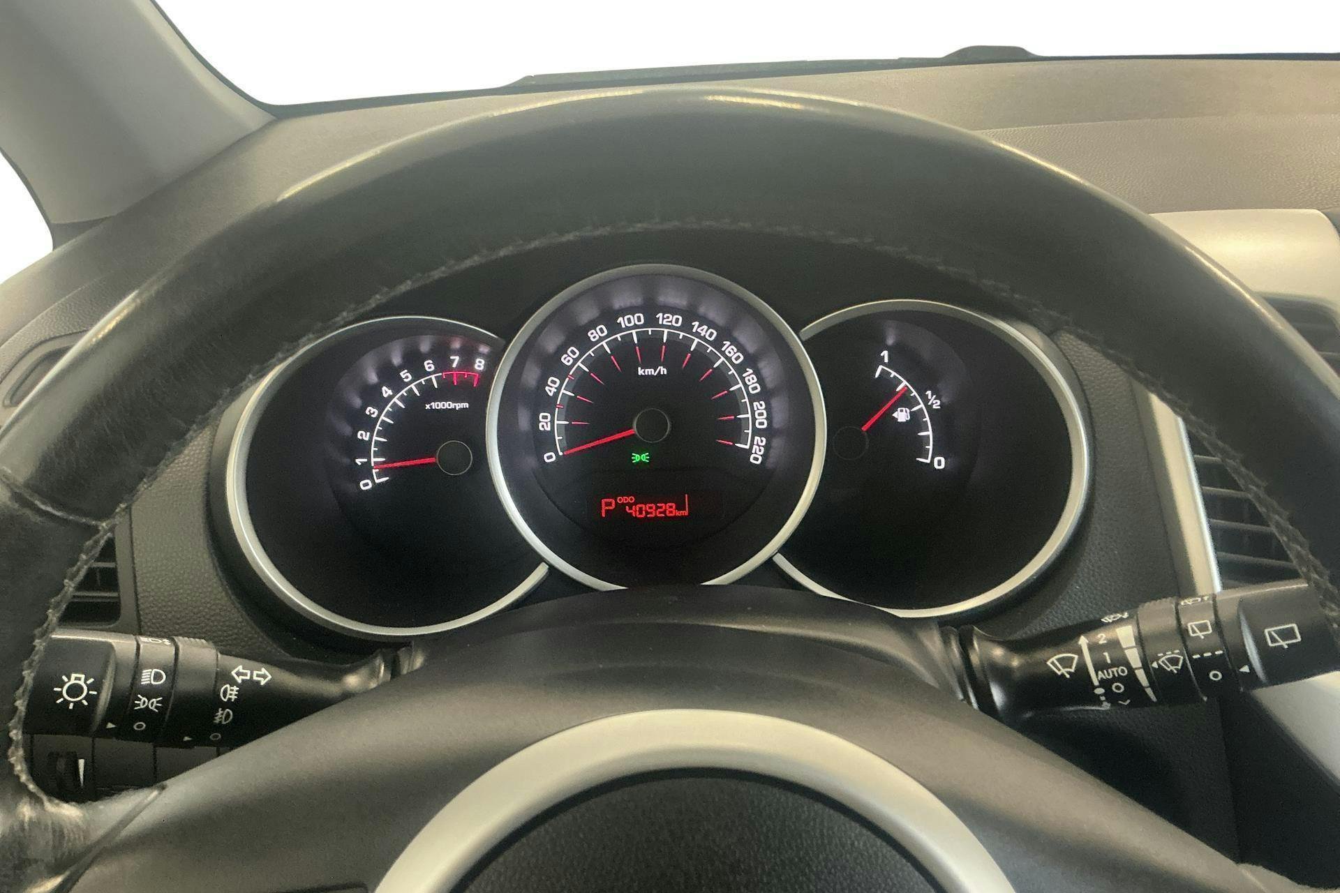 Vehicle Image 10