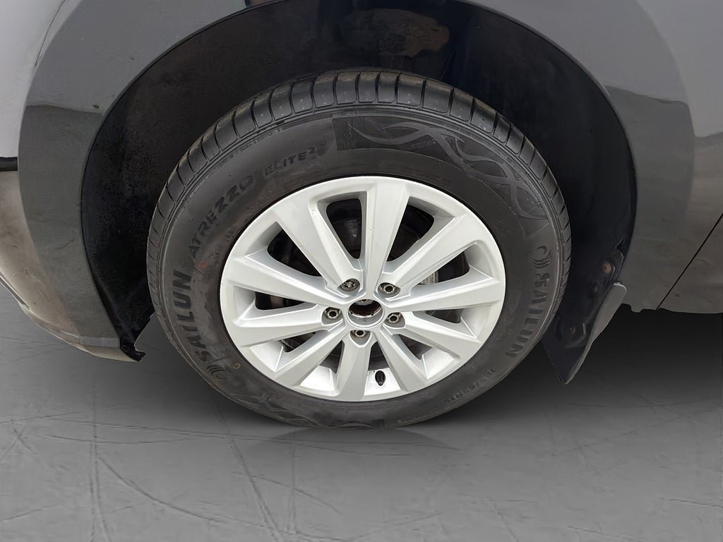 Vehicle Image 23