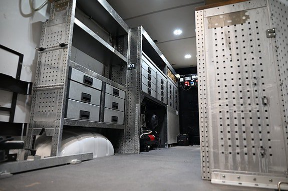 Vehicle Image 9
