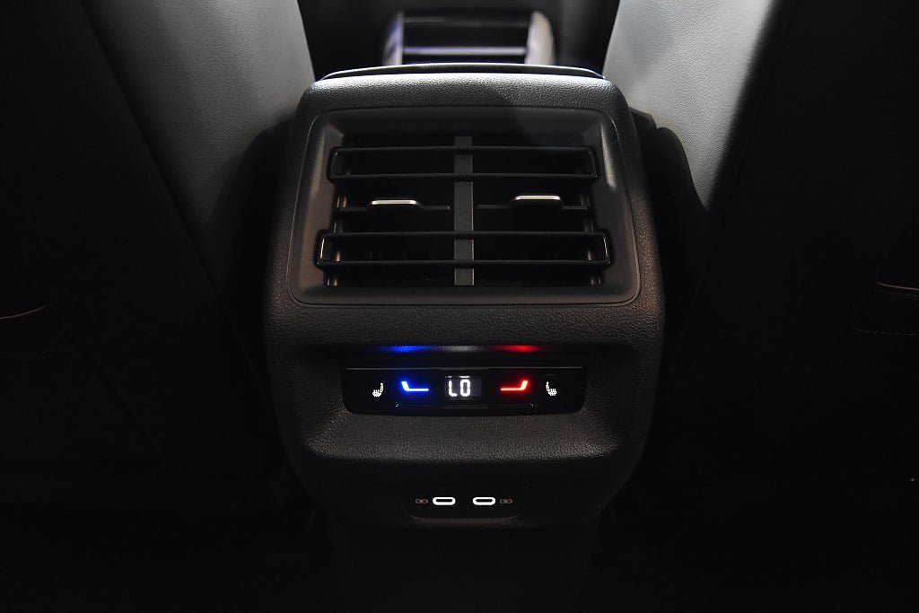 Vehicle Image 29