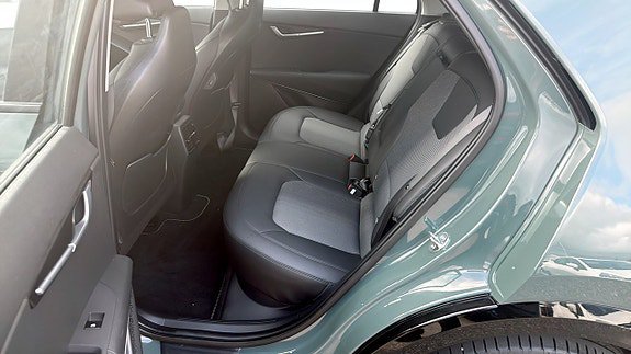 Vehicle Image 11