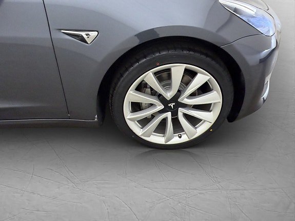 Vehicle Image 38