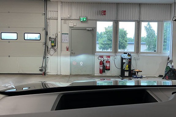 Vehicle Image 28