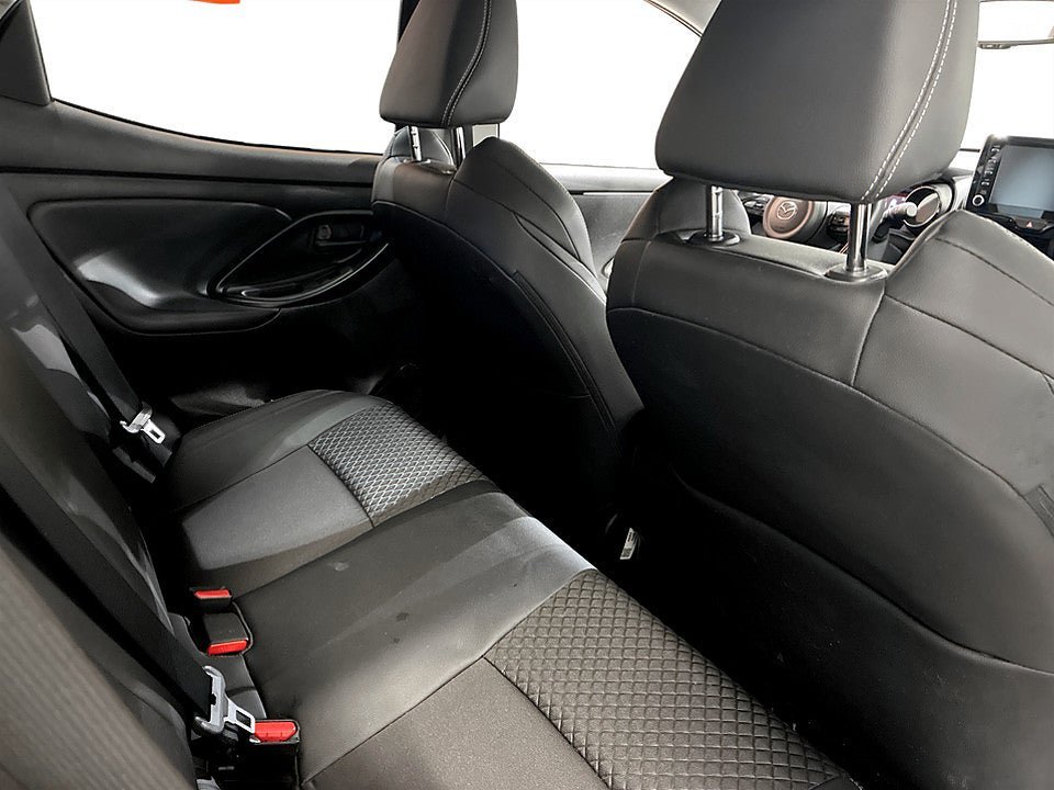Vehicle Image 12