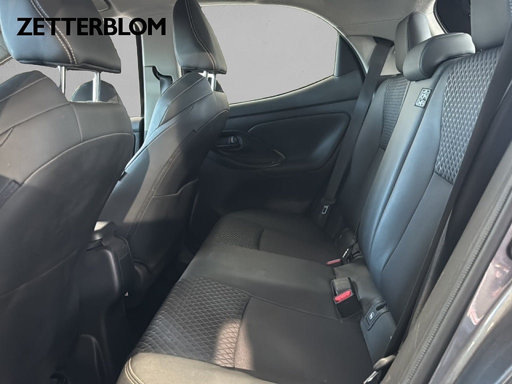 Vehicle Image 9