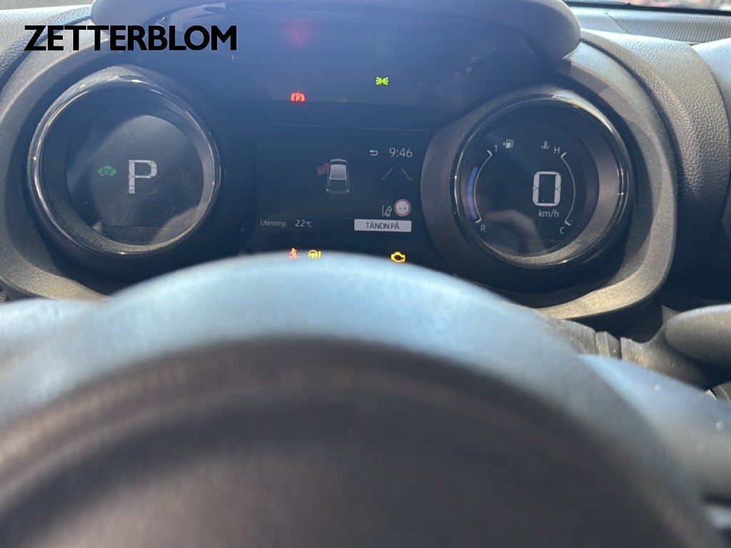 Vehicle Image 11