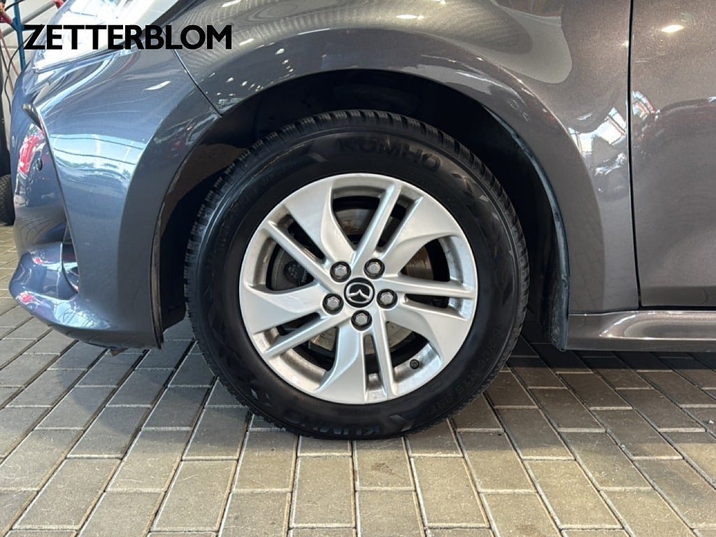 Vehicle Image 13