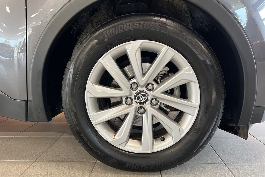 Vehicle Image 17