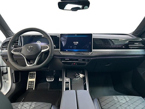 Vehicle Image 24