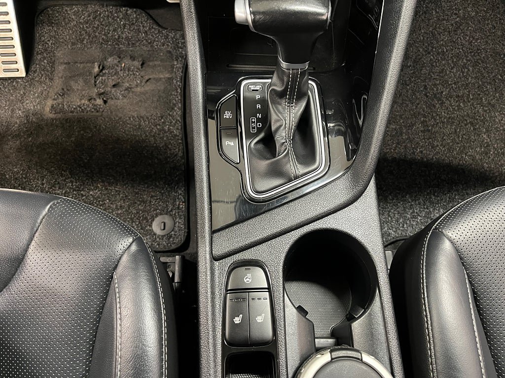 Vehicle Image 24