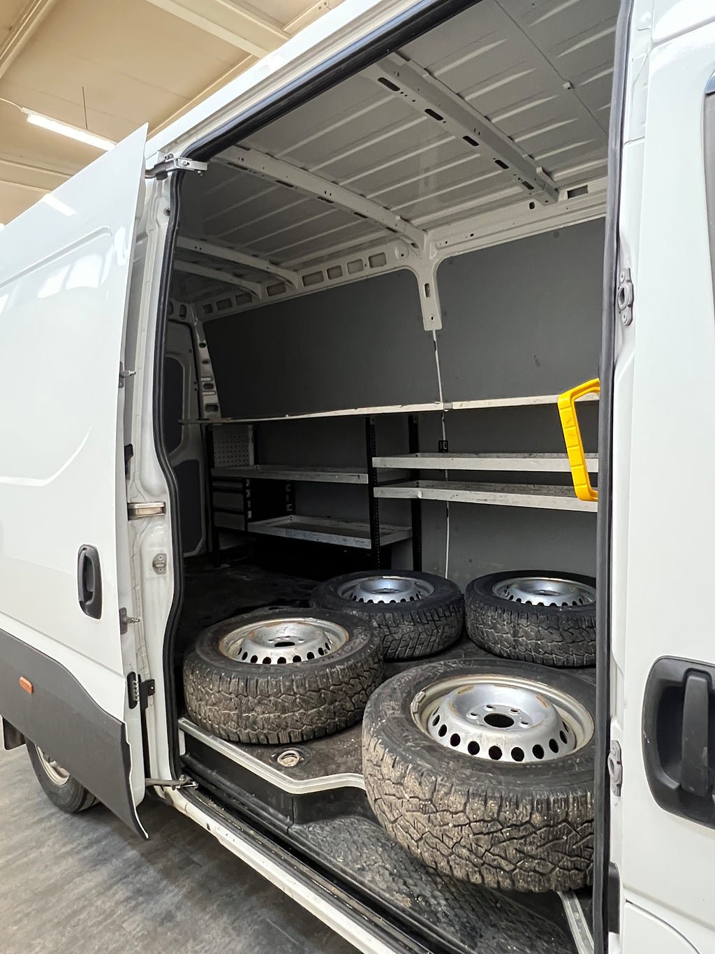 Vehicle Image 8