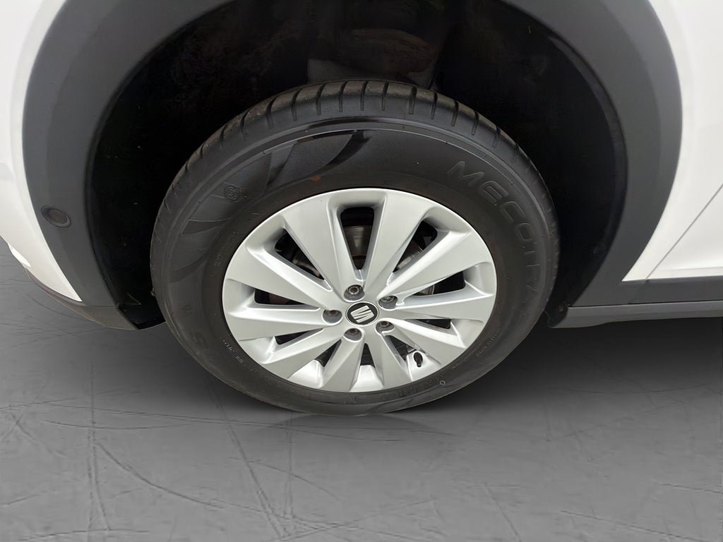 Vehicle Image 25