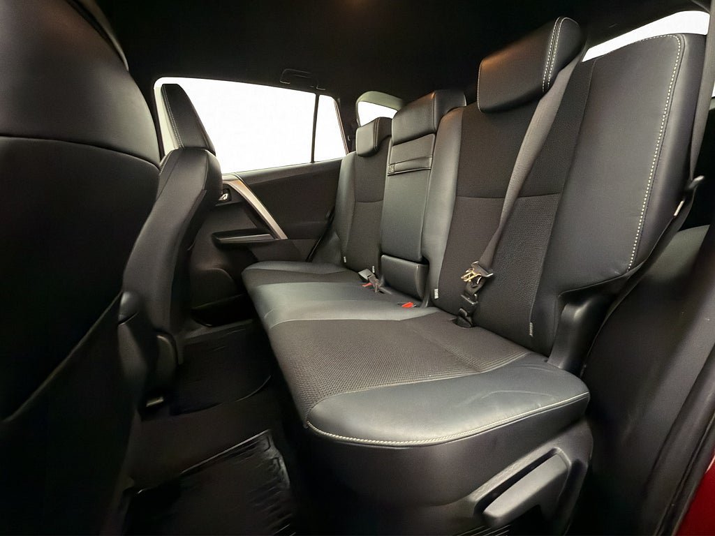 Vehicle Image 30