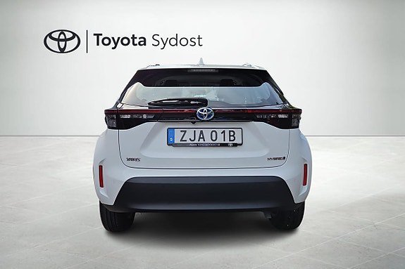 Vehicle Image 6